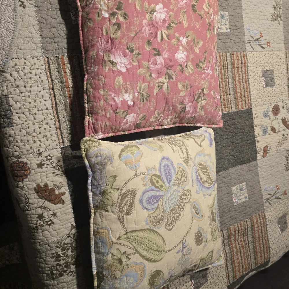 Floral Throw Pillows 15×15